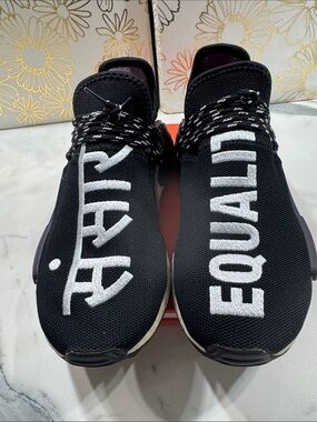 Adidas Pharrell Williams  NMD human race 
AC 7033